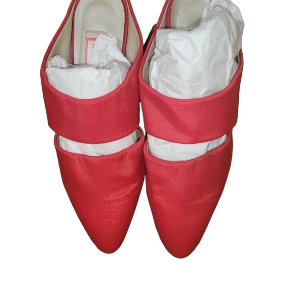 Escapade Slides Red 8 - Picture 1 of 2